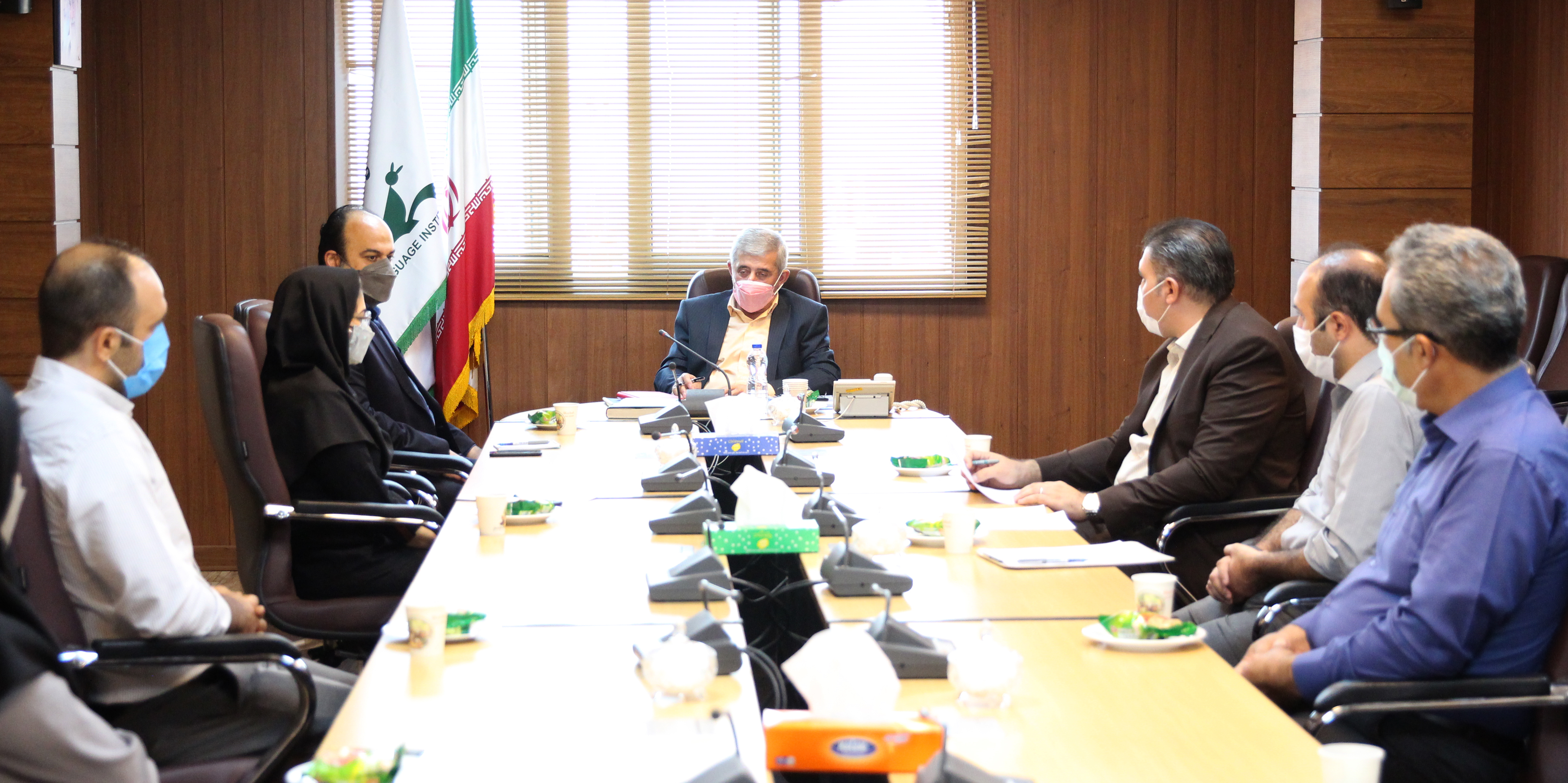 جلسه کارکنان 2