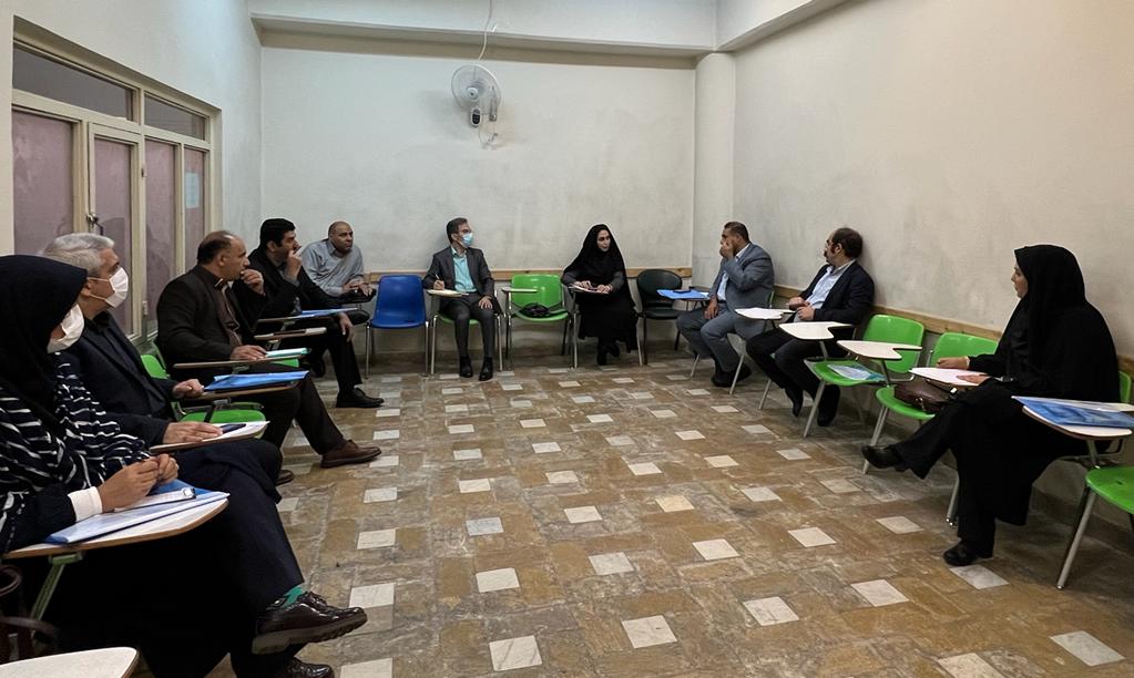 معاون آموزشی