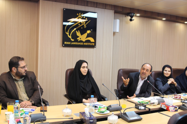 نشست با مسئولان مراکز 10