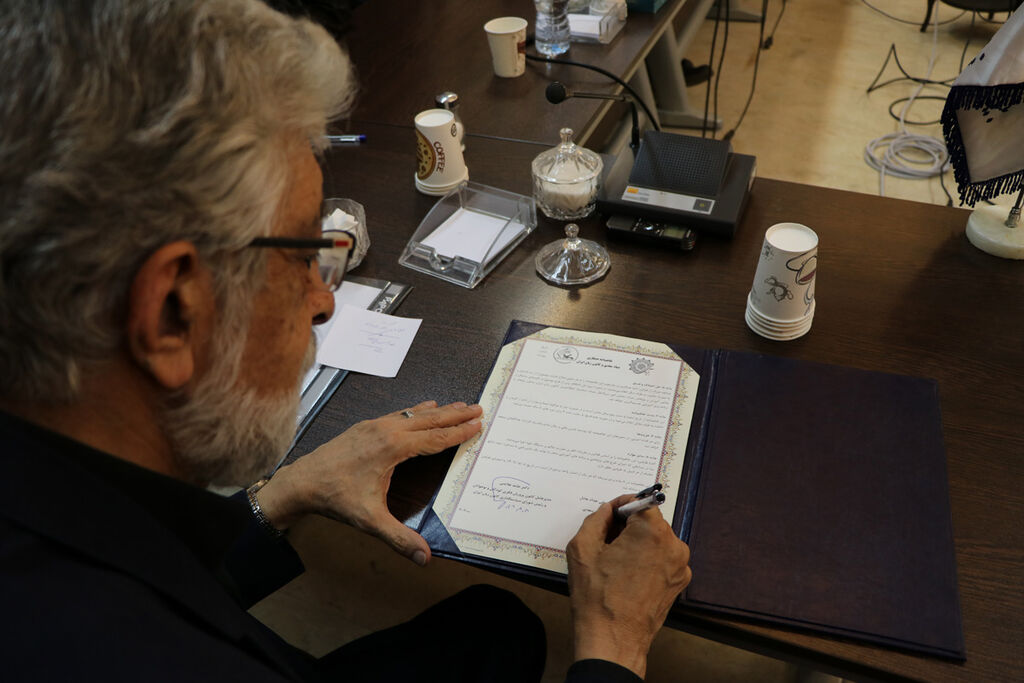 تفاهم‌نامه همکاری میان کانون زبان ایران و بنیاد سعدی منعقد شد