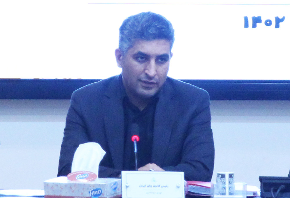 رئیس کانون زبان ایران