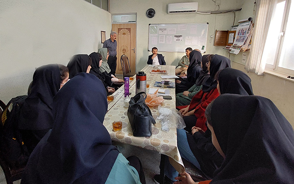 معاون پژوهش و برنامه‌ریزی کانون زبان ایران از مراکز آموزشی استان فارس بازدید کرد.