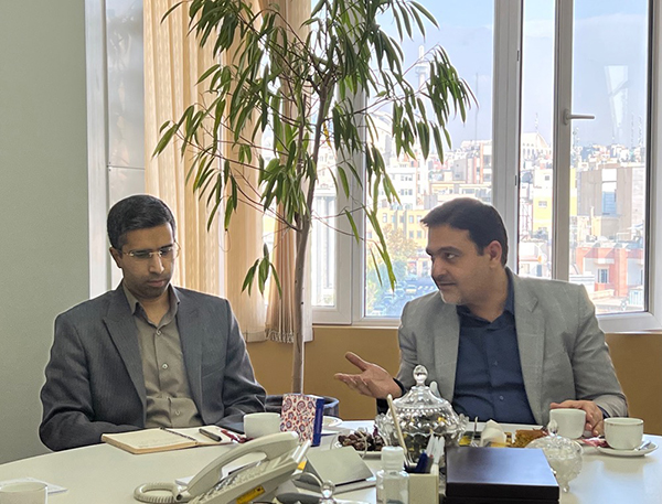 همکاری‌های مشترک کانون زبان ایران و بنیاد سعدی در حوزۀ آموزش زبان فارسی بررسی شد