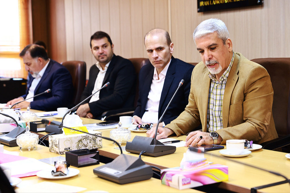 جلسۀ مدیران ستادی و استانی و مسئولان مراکز آموزشی کانون زبان ایران برگزار شد