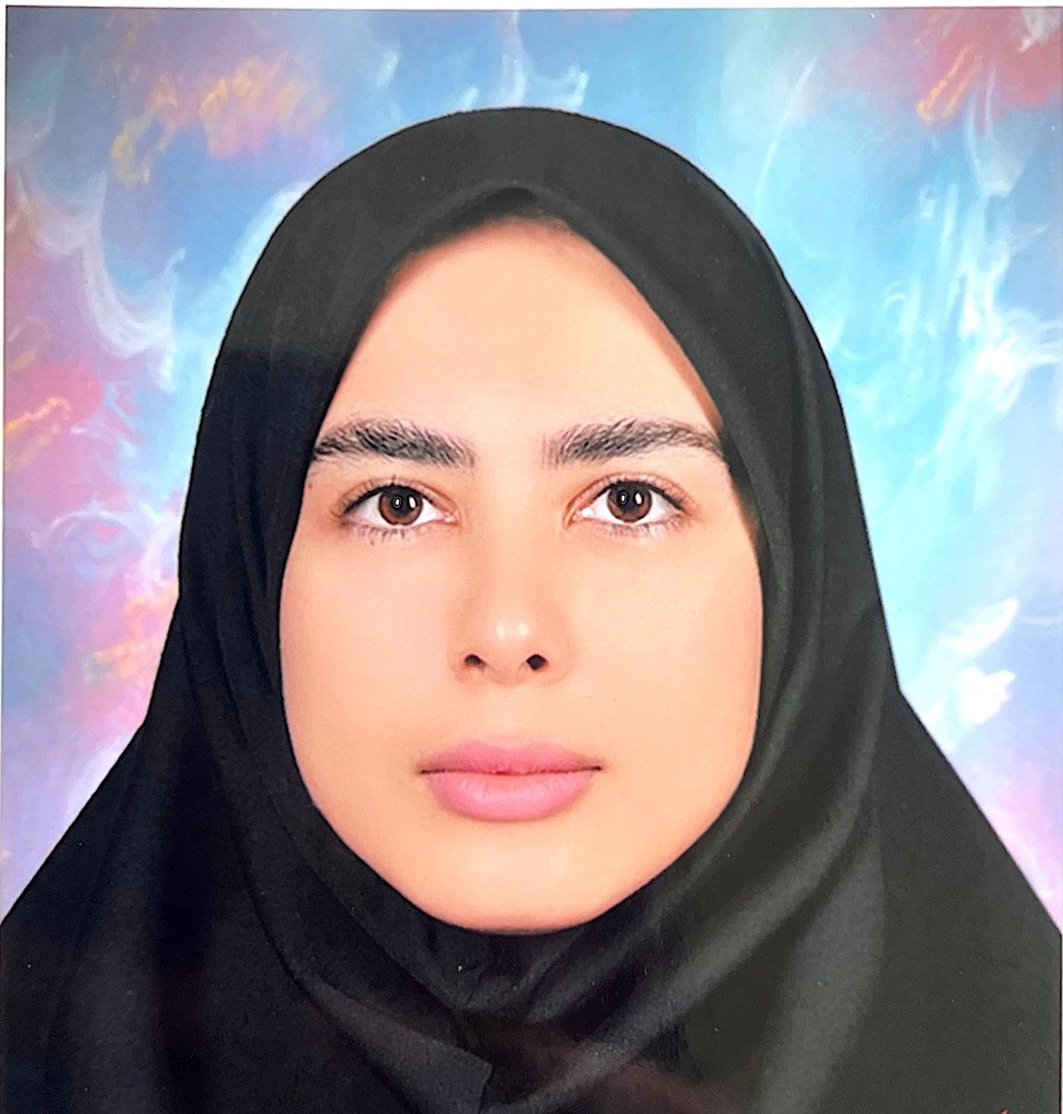 فرزانه هادی، به عنوان مسئول مرکز آموزشی پردیس