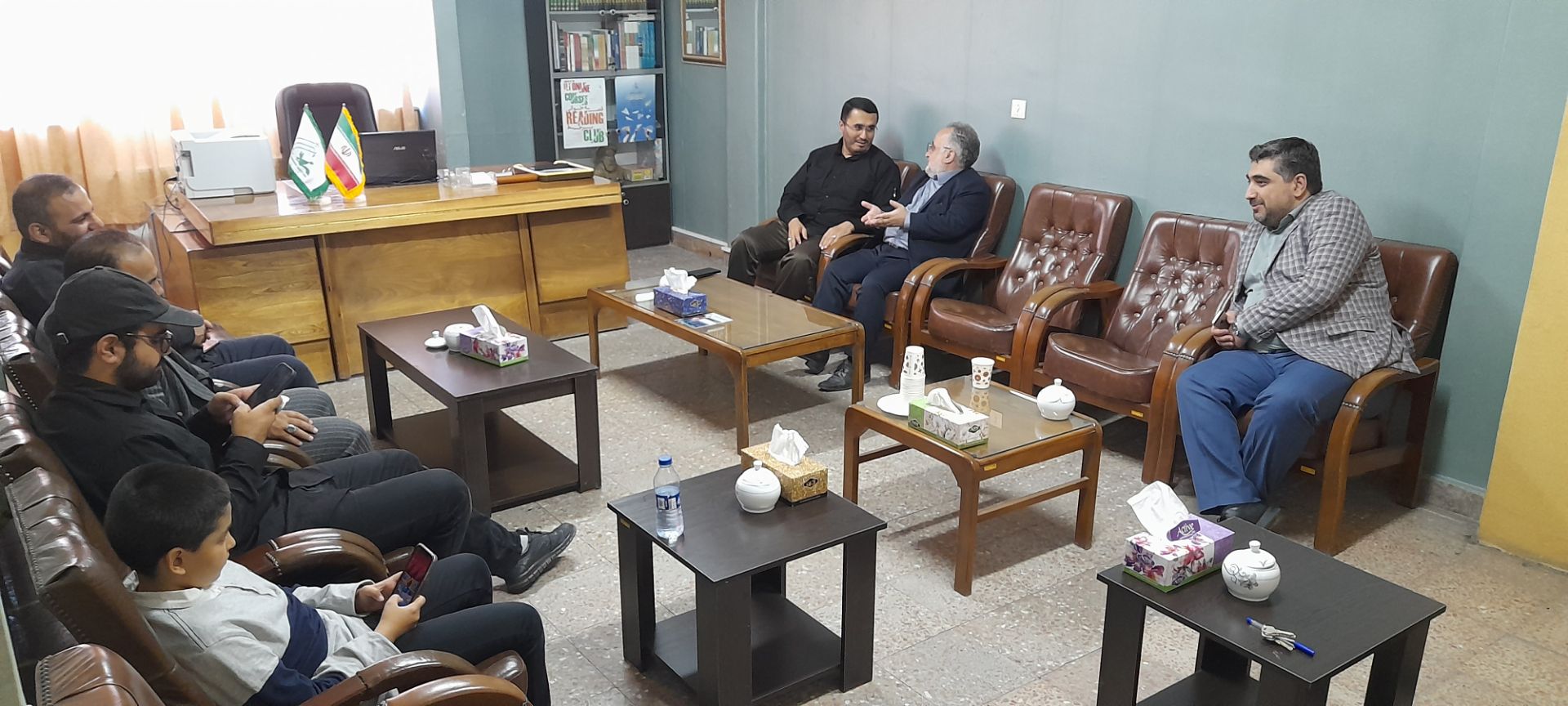 نمایندۀ مردم تبریز در مجلس شورای اسلامی از کانون زبان ایران این شهر بازدید کرد