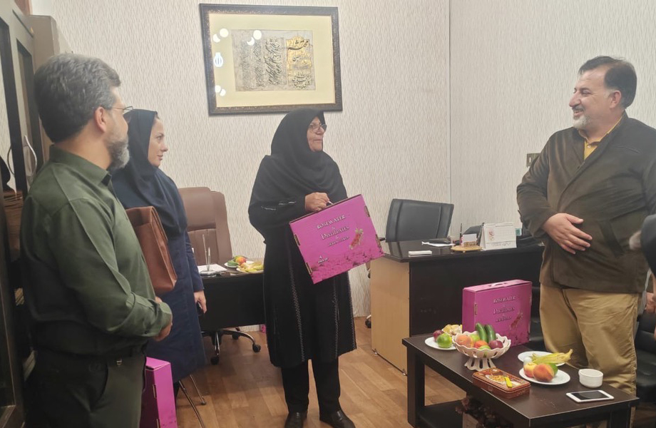 معاون اداری و مالی کانون زبان ایران از مرکز آموزشی کاشان بازدید کرد