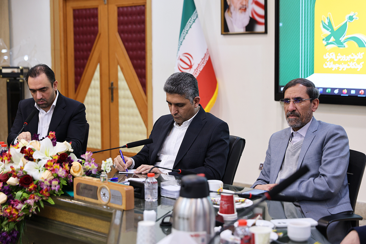 تشریح دستاوردها و برنامه‌های کانون زبان ایران در گردهمایی مدیران کل کانون پرورش فکری