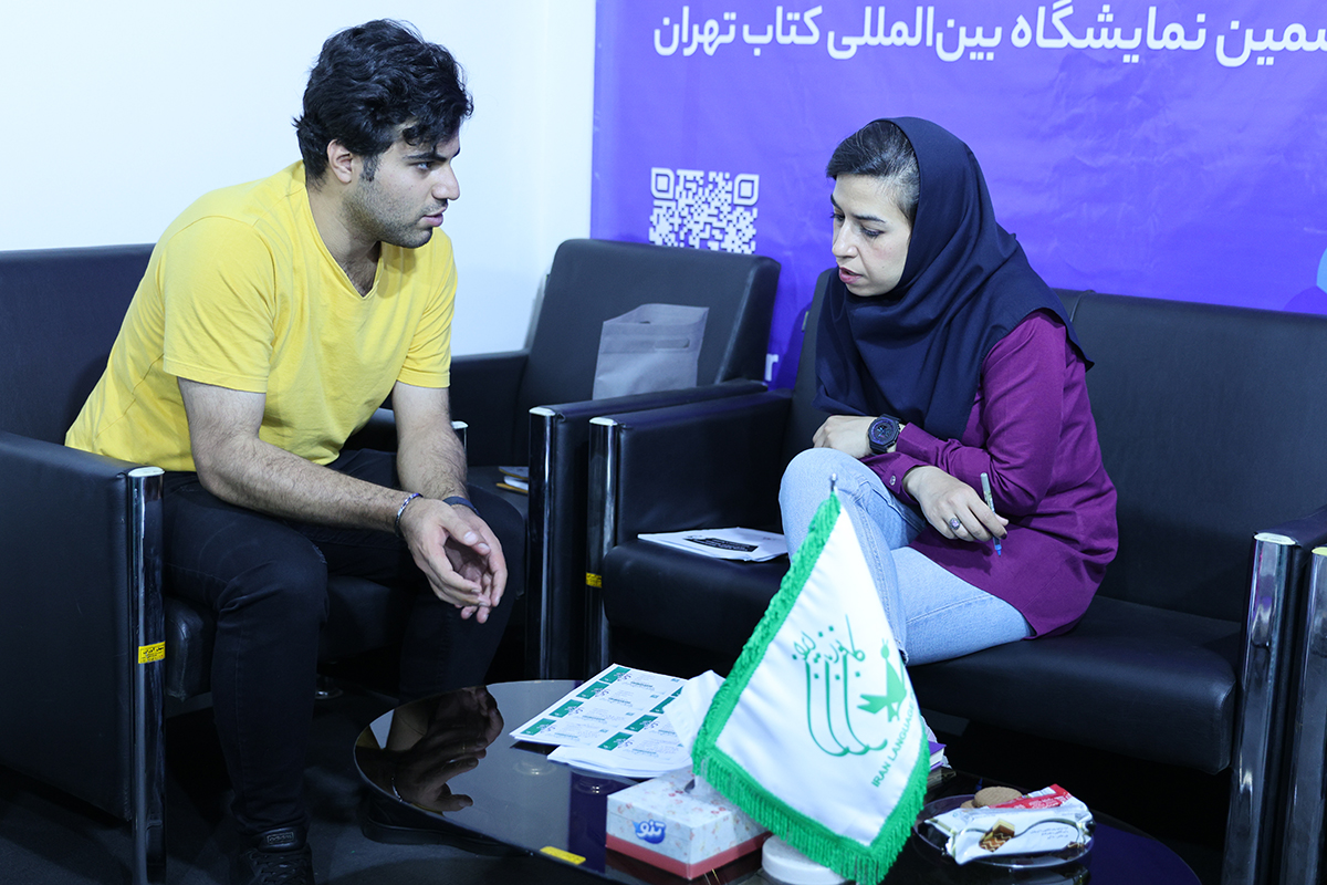 بازدید رئیس کانون از نمایشگاه کتاب 4