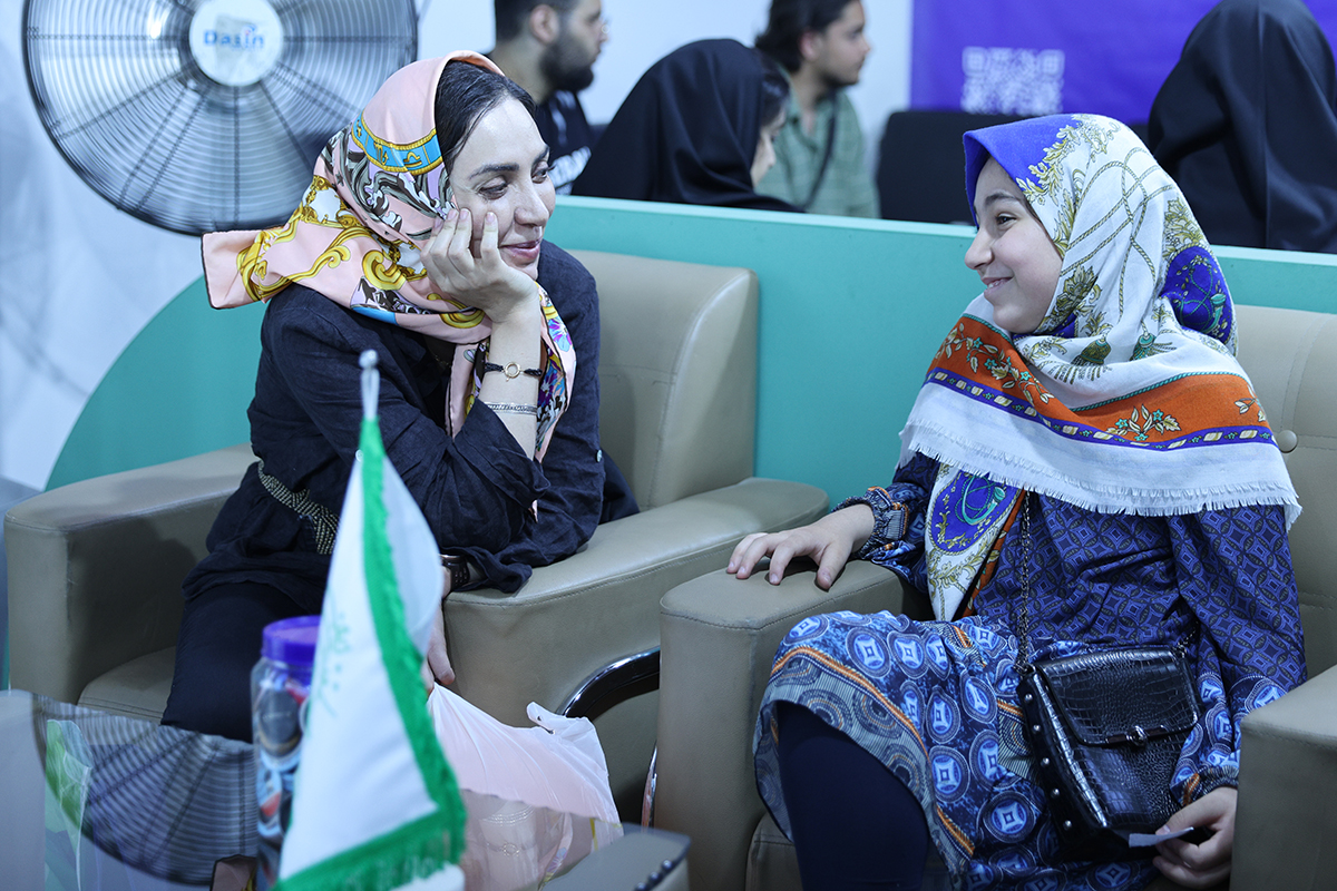 بازدید رئیس کانون از نمایشگاه کتاب 5