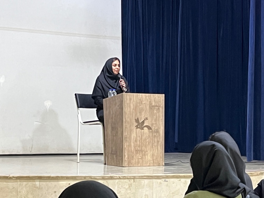 جلسۀ هم‌اندیشی با والدین زبان‌آموزان جدیدالورود در هرمزگان برگزار شد