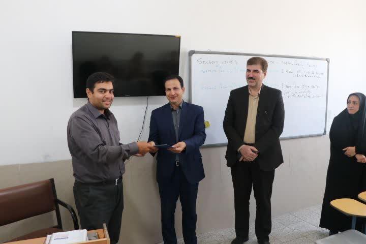 بازدید فرماندار از مرکز آموزشی زارچ