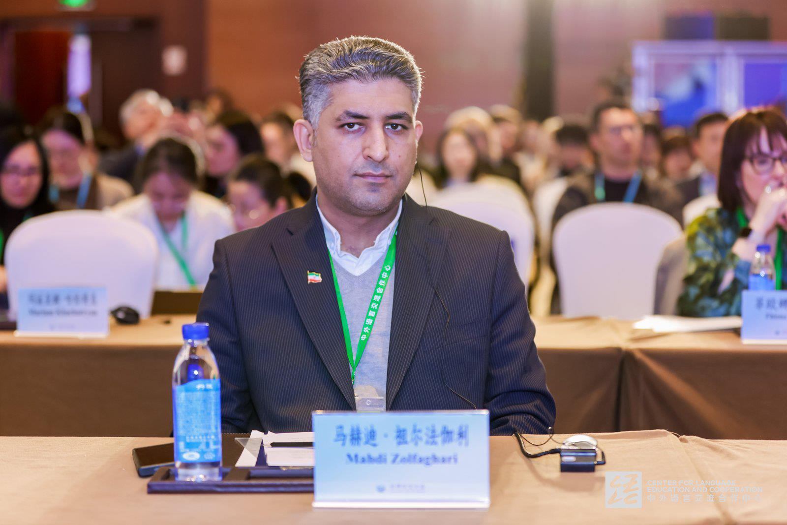 کانون زبان ایران برای ایجاد یک چارچوب قوی و آینده‌نگر برای آموزش زبان آماده است