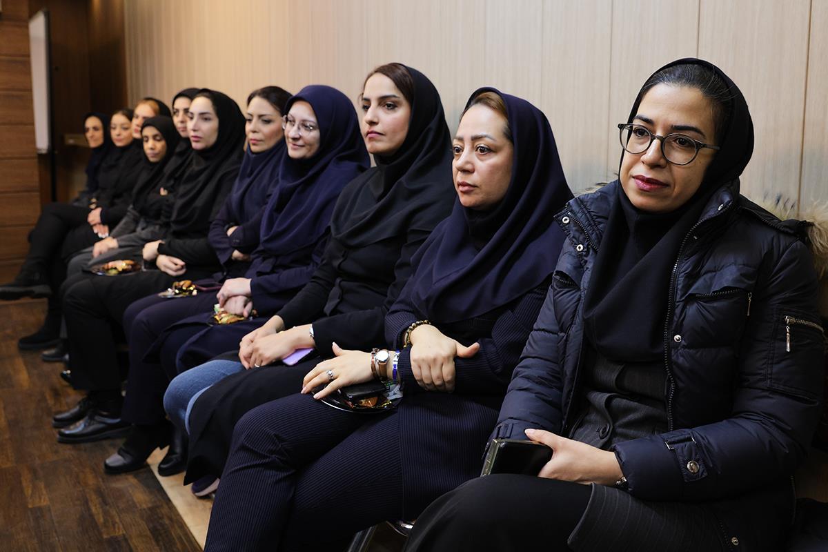 همزمان با هفتۀ پژوهش از کارشناسان کانون زبان ایران تقدیر شد