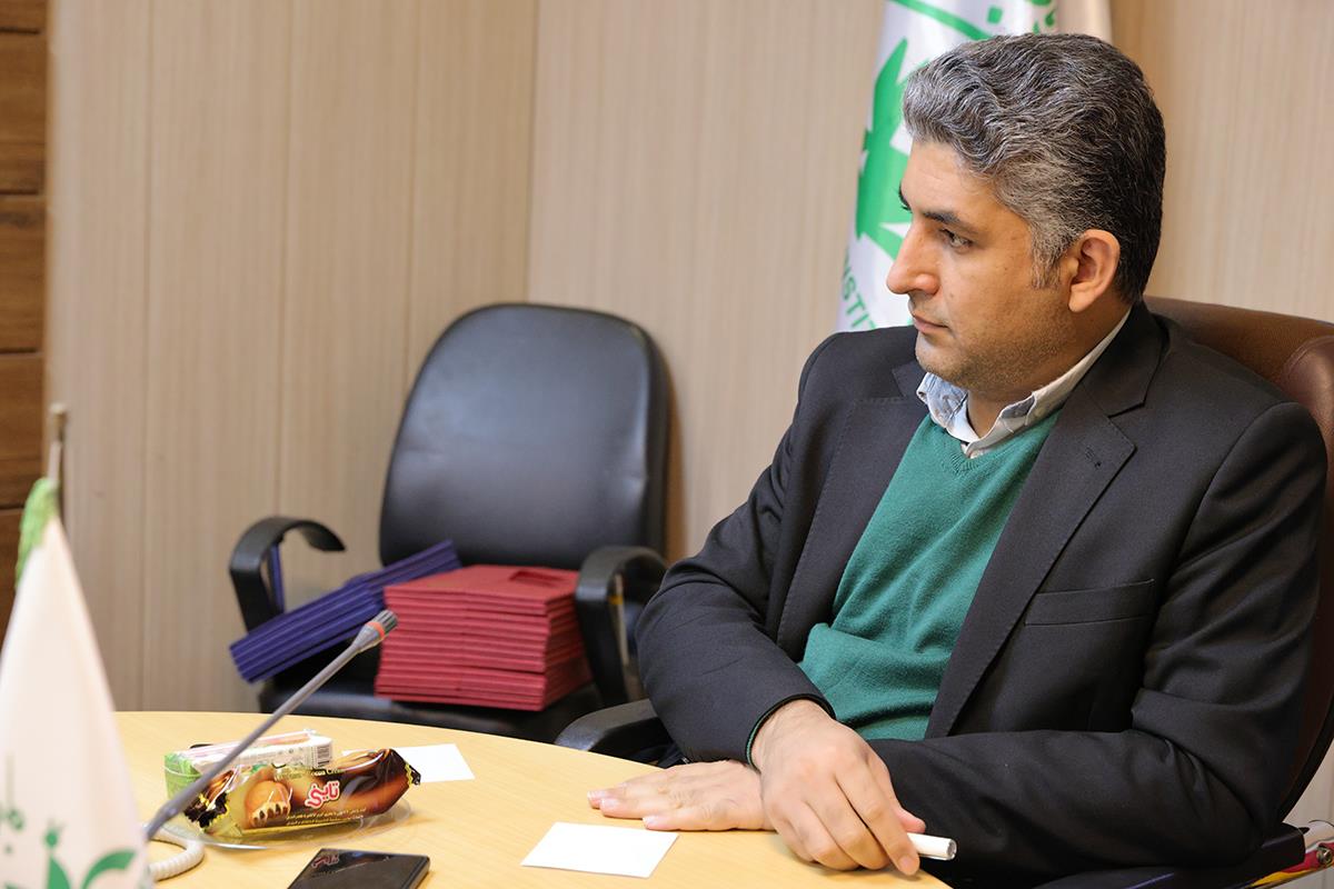 همزمان با هفتۀ پژوهش از کارشناسان کانون زبان ایران تقدیر شد