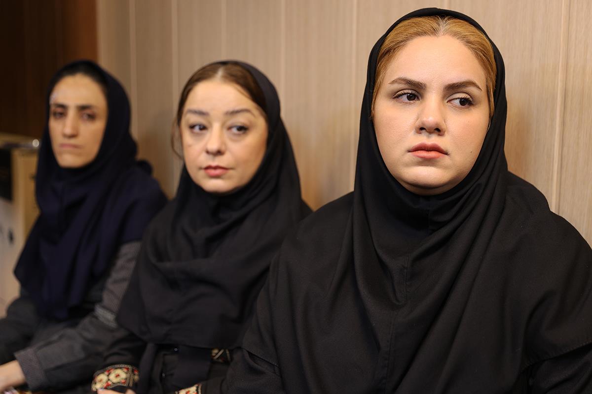 همزمان با هفتۀ پژوهش از کارشناسان کانون زبان ایران تقدیر شد