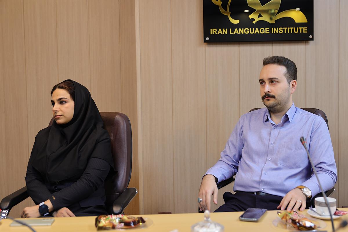 رییس کانون زبان ایران از کارکنان حوزۀ معاونت مالی قدردانی کرد