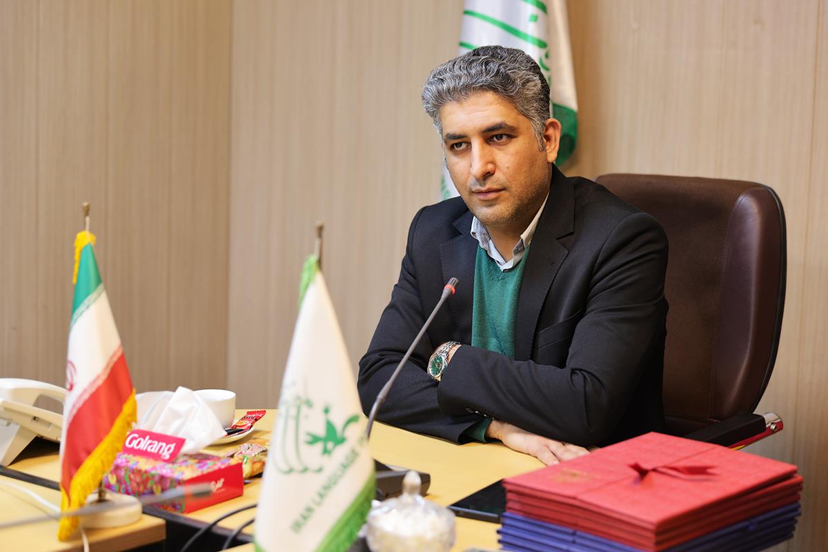 رییس کانون زبان ایران از کارکنان حوزۀ معاونت مالی قدردانی کرد