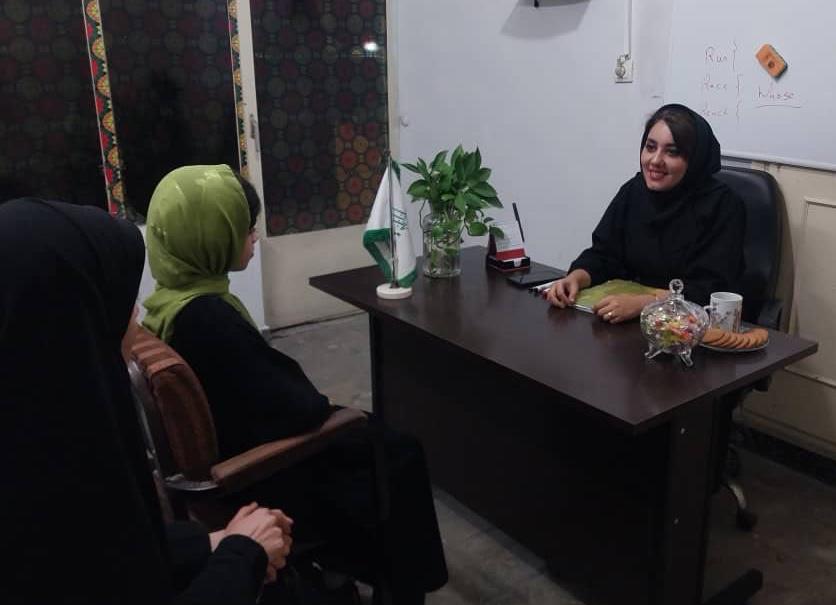 برگزاری جلسات مشاورۀ آموزشی هدفمند برای زبان‌آموزان یزدی