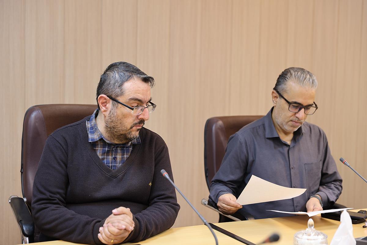 تعامل و هم‌افزایی میان معاونان، مدیران و کارکنان کانون زبان ایران در نشستی مشترک