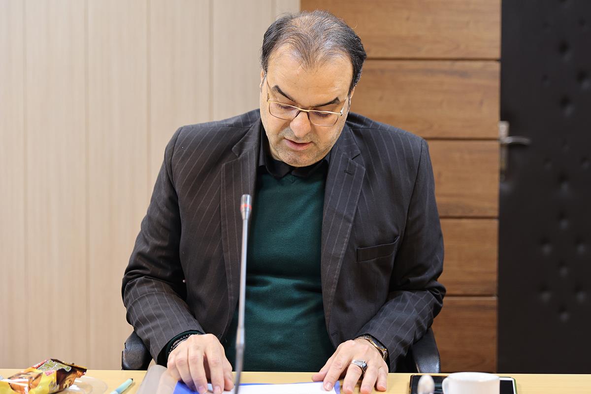 تعامل و هم‌افزایی میان معاونان، مدیران و کارکنان کانون زبان ایران در نشستی مشترک