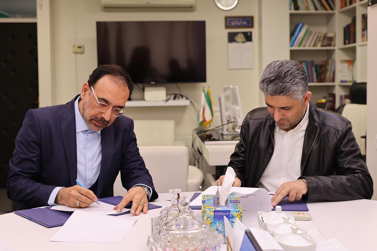 تفاهم‌نامه همکاری میان کانون زبان ایران و موسسۀ آموزشی-فرهنگی آرمان نصر کریمان منعقد شد