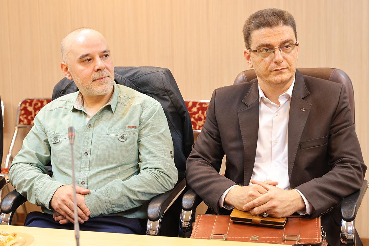 از همکاران بازنشسته کانون زبان ایران تجلیل شدند