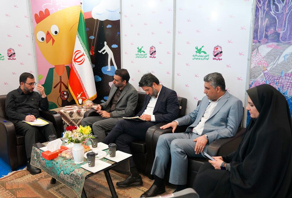 کانون زبان ایران پیشگام توسعۀ آموزش فارسی در بنگلادش و قزاقستان