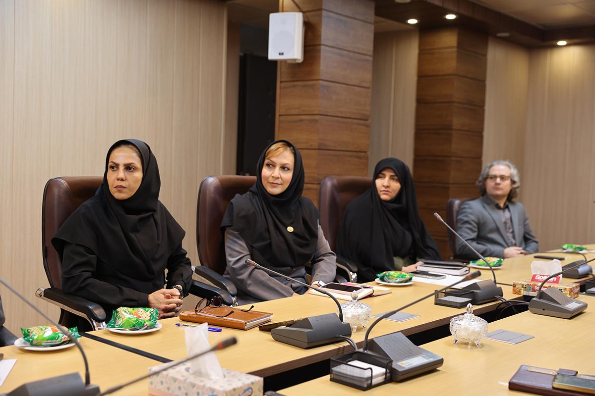 روحیۀ همکاری و تلاش کارکنان، سرمایه‌ای الهام‌بخش و قابل اتکا برای کانون زبان ایران