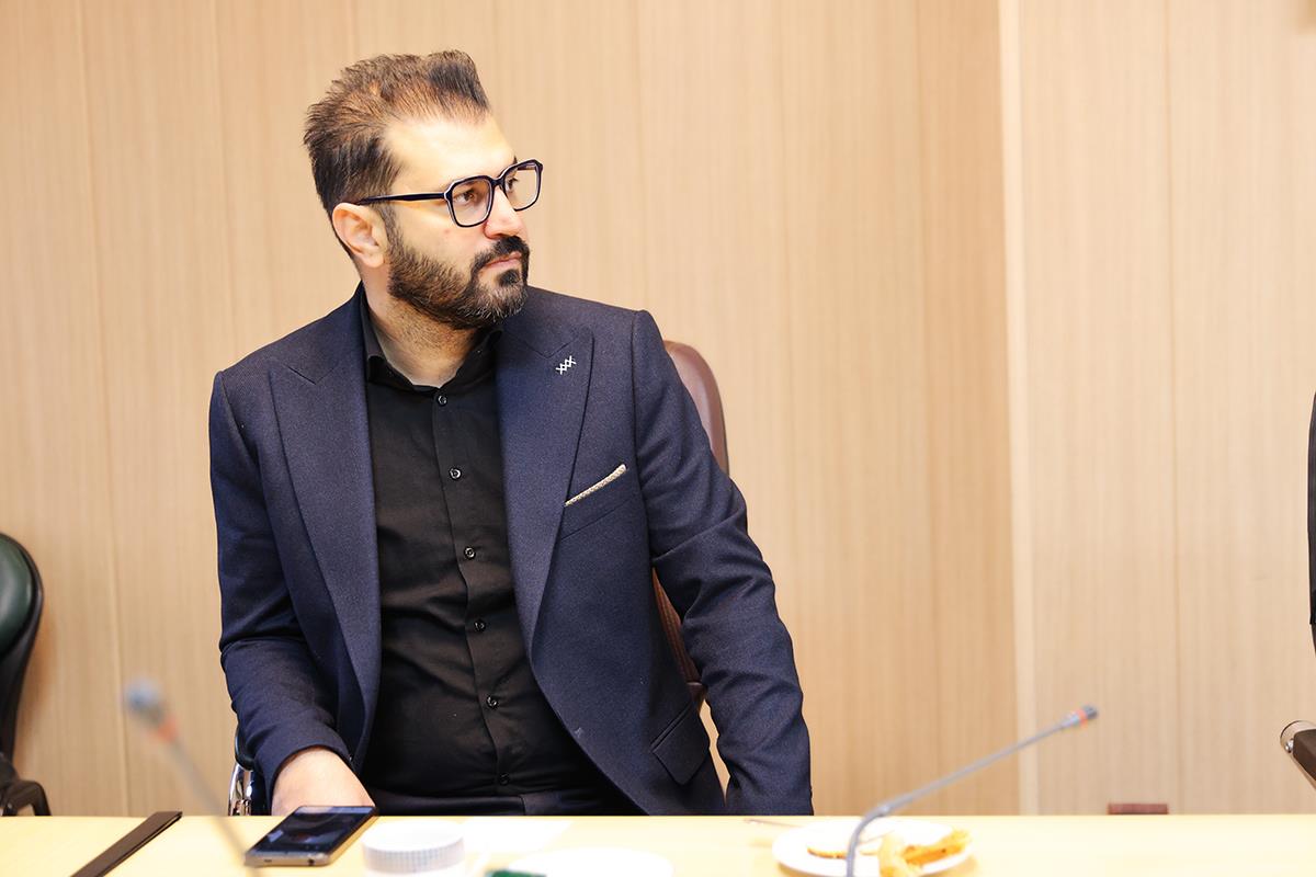 روحیۀ همکاری و تلاش کارکنان، سرمایه‌ای الهام‌بخش و قابل اتکا برای کانون زبان ایران