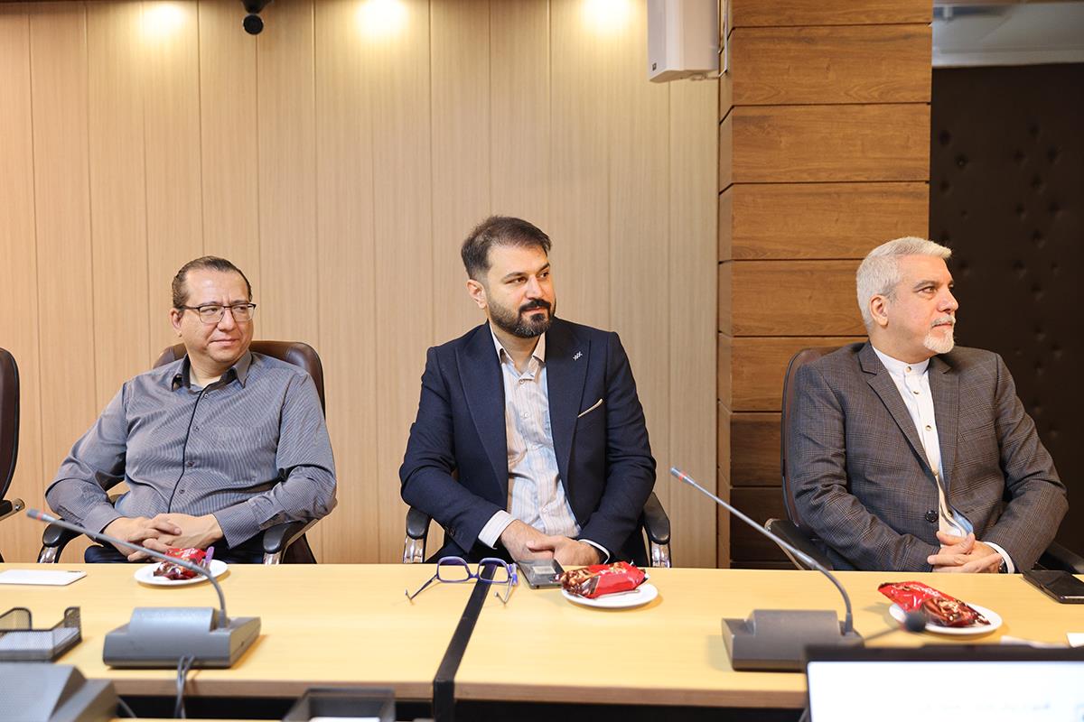 رونمایی از نسخۀ ارتقایافته و زیرساخت‌های نوین سامانۀ آموزش آنلاین کانون زبان ایران