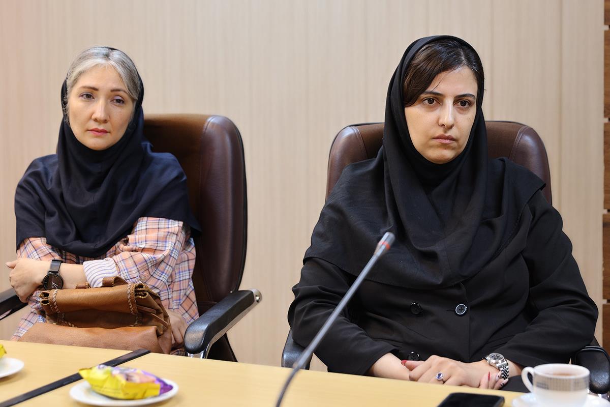 جلسۀ هم‌اندیشی رییس کانون زبان ایران با جمعی از مدرسان
