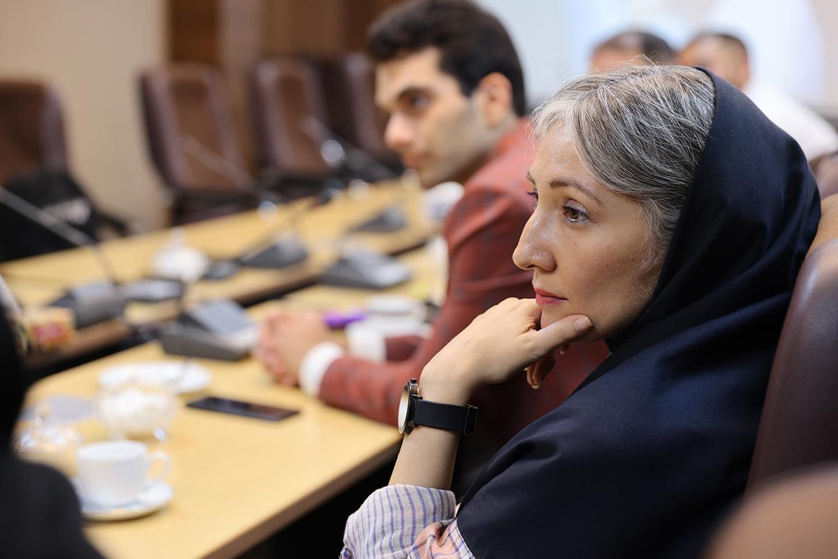جلسۀ هم‌اندیشی رییس کانون زبان ایران با جمعی از مدرسان