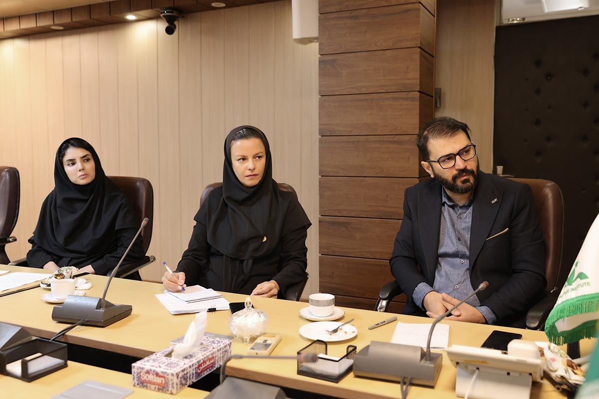 بررسی ابعاد اجرایی و کیفی برگزاری حضوری آزمون‌های پایان ترم در کانون زبان ایران