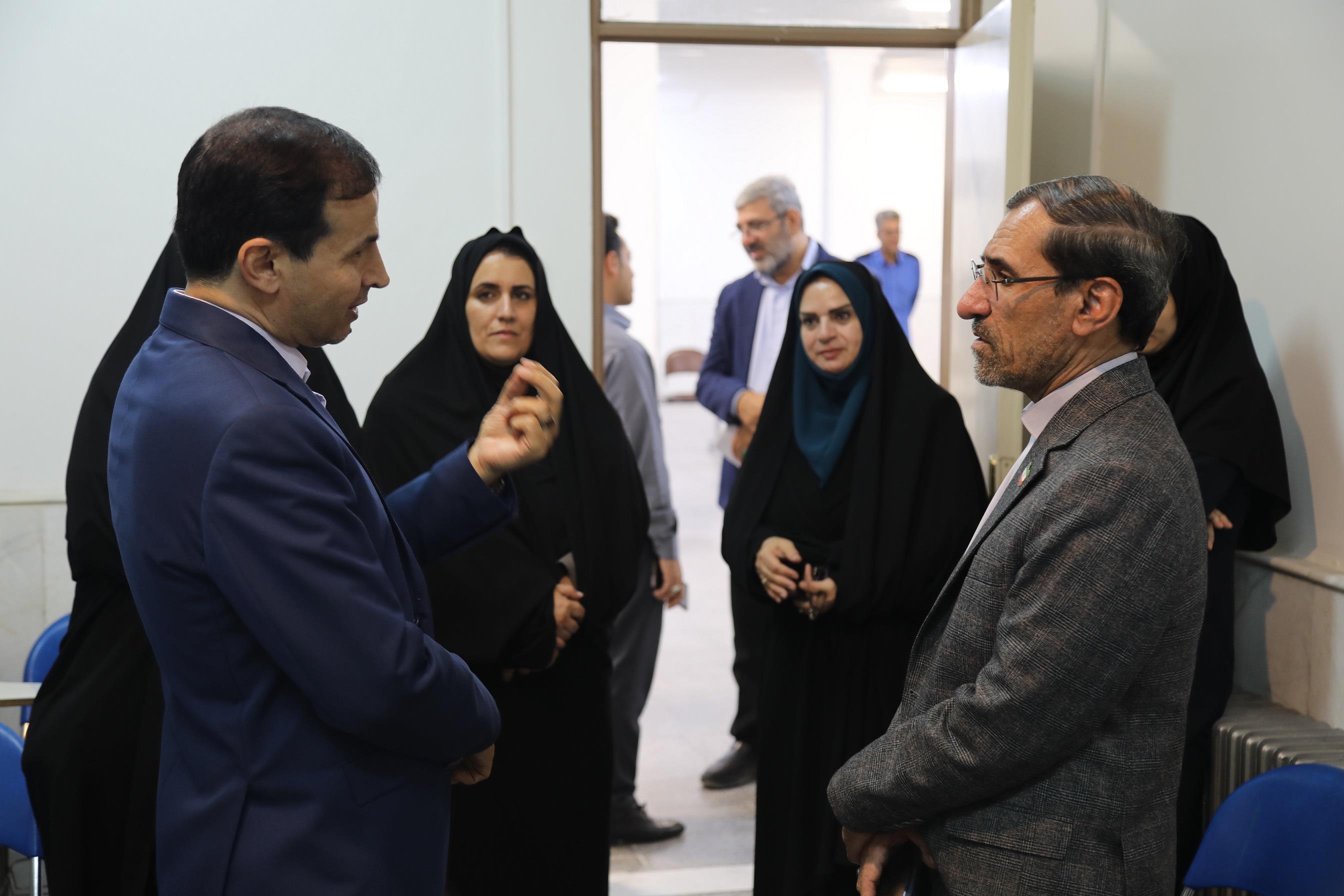 بازدید مدیر دفتر مرکزی حراست کانون از مرکز آموزشی کانون زبان استان یزد