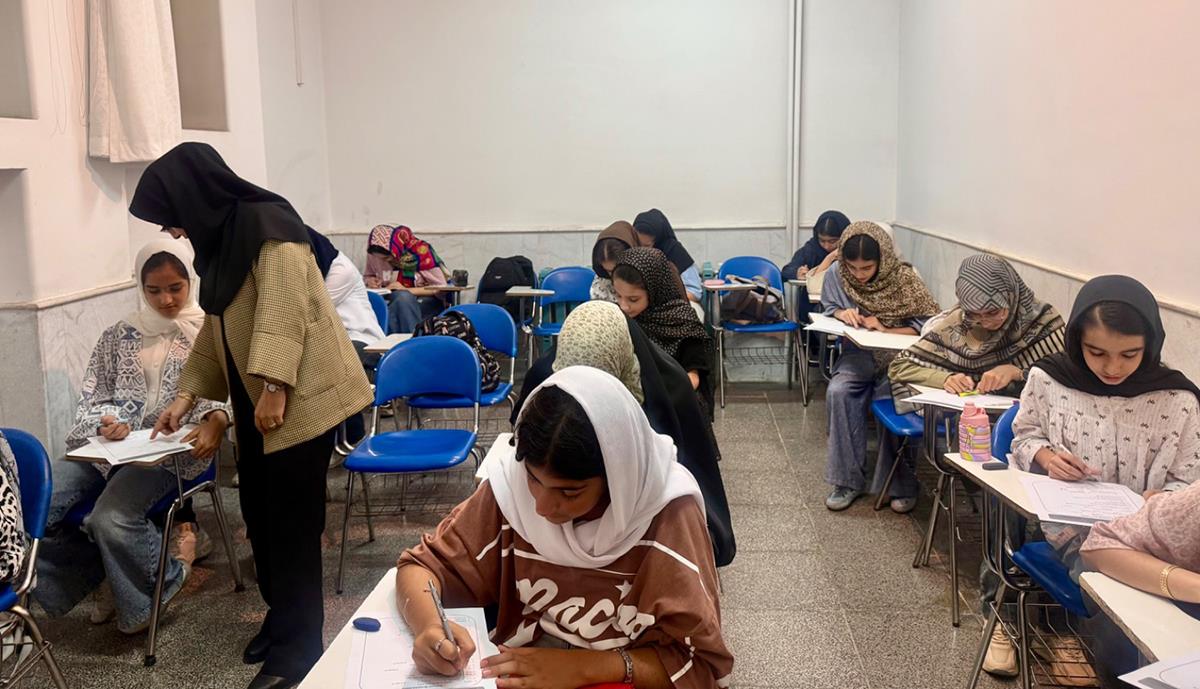 زبان آموزان یزدی در مسابقۀ کتابخوانی شرکت کردند