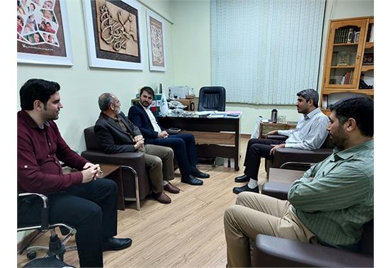 معاون پژوهش و برنامه‌ریزی کانون زبان ایران از مراکز آموزشی استان فارس بازدید کرد