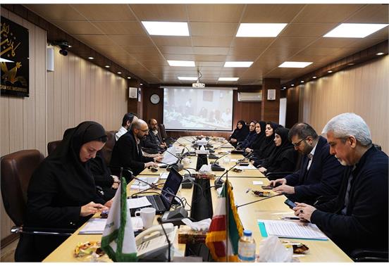 تعامل و هم‌افزایی میان معاونان، مدیران و کارکنان کانون زبان ایران در نشستی مشترک