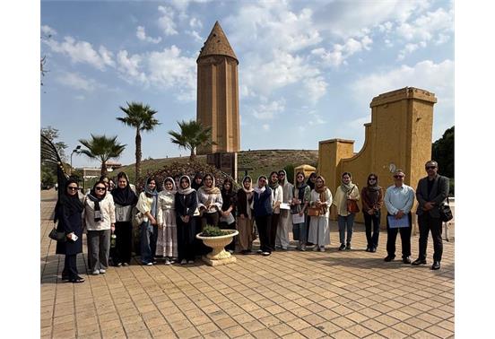 بازدید زبان‌آموزان کانون زبان گلستان از بافت تاریخی گنبدکاووس