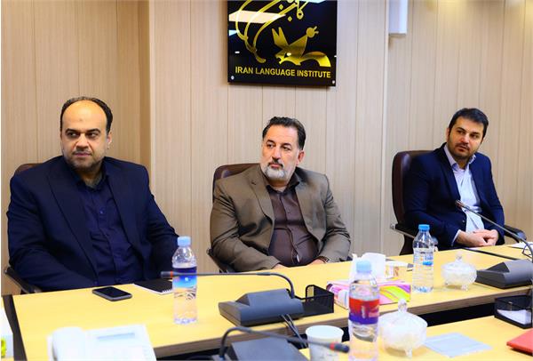 فرشاد سیفی معاون اداری ـ مالی کانون زبان ایران شد