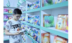 بازدید رئیس کانون از نمایشگاه کتاب 8