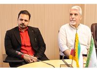 از همکاران بازنشسته کانون زبان ایران تجلیل شدند