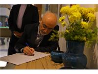 کاری که شما در کانون زبان ایران انجام می‌دهید جز با عشق نمی‌شود