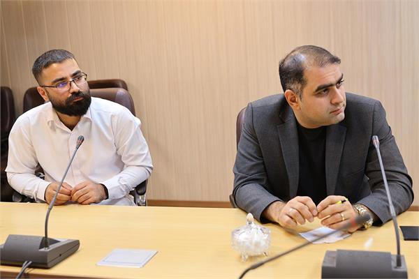جلسۀ هم‌اندیشی رییس کانون زبان ایران با جمعی از مدرسان