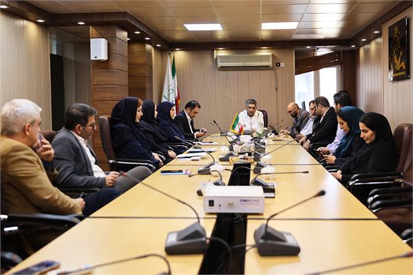 اولین دغدغۀ ما تلاش برای بهبود معیشت کارکنان است