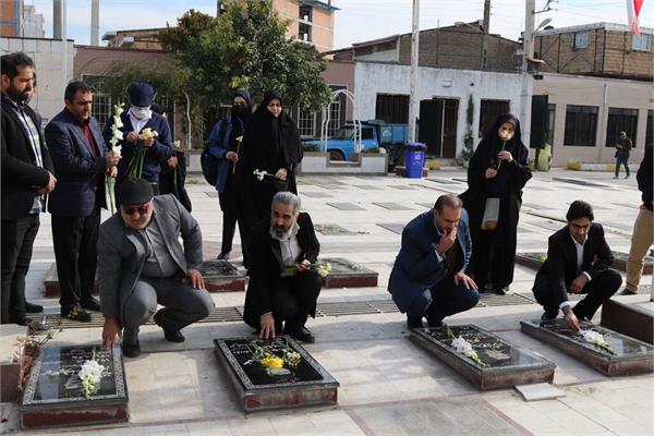 تجدید میثاق مدیر و کارکنان کانون زبان استان مازندران با شهدای انقلاب اسلامی