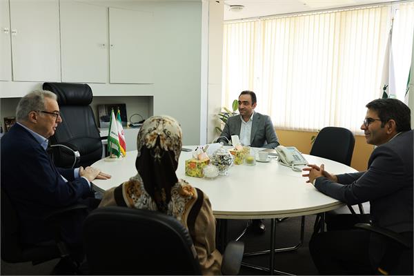 معاون سفیر اسپانیا در ایران از فرآیند برگزاری آزمون DELE در کانون زبان ایران بازدید کرد