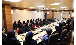 همزمان با هفتۀ پژوهش از کارشناسان کانون زبان ایران تقدیر شد