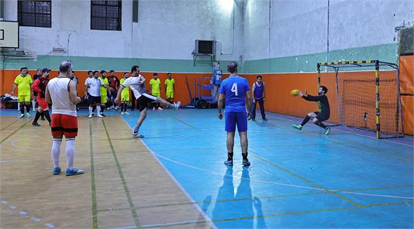 تیم فوتسال کانون زبان ایران درمصاف با کانون پرورش فکری لرستان به پیروزی رسید