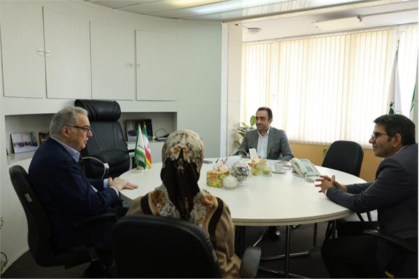 معاون سفیر اسپانیا در ایران از فرآیند برگزاری آزمون DELE در کانون زبان ایران بازدید کرد